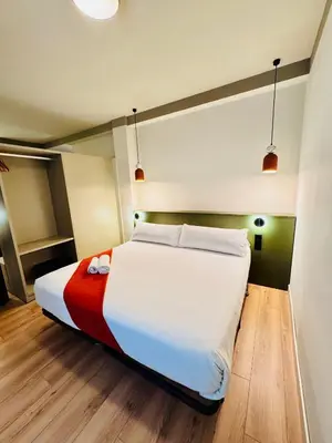 Cama o camas de una habitación en Hostal Sol Square Madrid