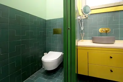 Un baño de NEW Art Deco Madrid Atmosphere!