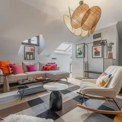 3 min walk - Puerta del Sol - AC Every Room - Desk