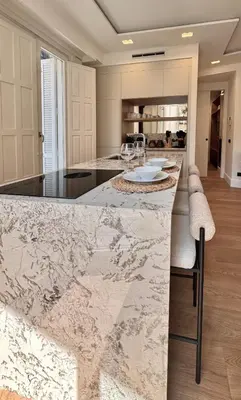 Una cocina o zona de cocina en Stylish Plaza Mayor View Prime City Location