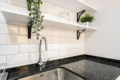 Plano de Spacious Bright-3Bedrooms 2Bathrooms-Av. America