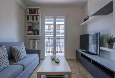 Una televisión o centro de entretenimiento en AH -Plaza de Ventas -Apartamento Tranquilo y Céntrico