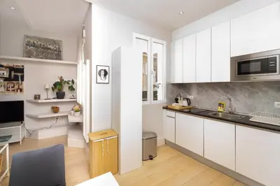 Una cocina o zona de cocina en GuestReady - Cute flat in Salamanca Madrid