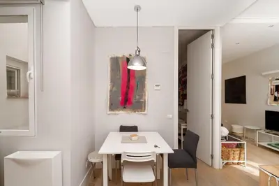 Una televisión o centro de entretenimiento en GuestReady - Cute flat in Salamanca Madrid