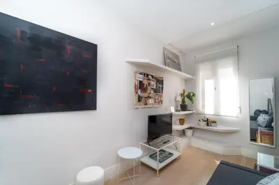 Una televisión o centro de entretenimiento en GuestReady - Cute flat in Salamanca Madrid
