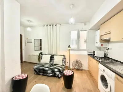 Una cocina o zona de cocina en Metro Anton Martin 01 AMCH Hospedaje