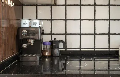 Utensilios para hacer té y café en El Cerro Bermejo