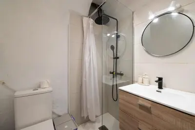 Un baño de MV26 Full Apartament Malasaña Gran Via