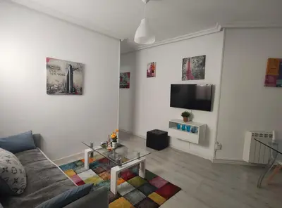 Una televisión o centro de entretenimiento en CENTRO de MADRID - especial FAMILIAS y AMIGOS