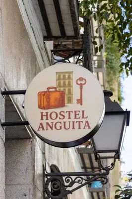 Certificado, premio, señal o documento que está expuesto en Hostel Anguita