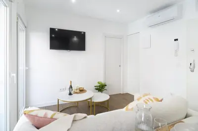 Una televisión o centro de entretenimiento en Waou Nueva Numancia