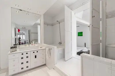 Un baño de Waou Gran Via VIII - Alquiler Corta Duración