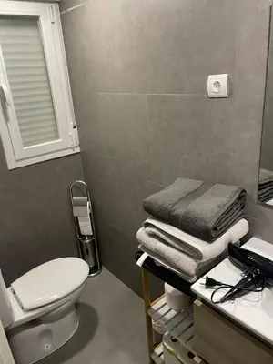 Un baño de APARTAMENTo MODERNO CENTRO MADRID - ARGÜELLES-PLAZA ESPAÑA