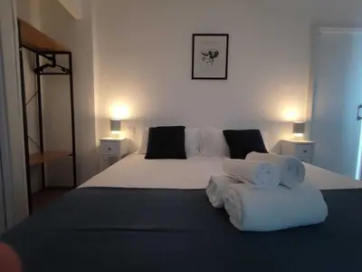 Cama o camas de una habitación en Piso luminoso Alcalá con vistas al Retiro