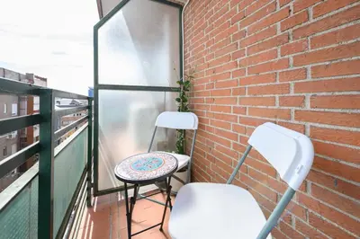 Un balcón o terraza de GuestReady- Bright apartment in Madrid