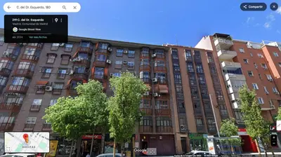 Edificio en el que se encuentra el hostal o pensión