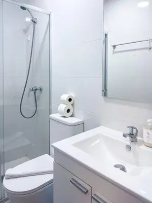 Un baño de Aparta-Estudio a unos pasos del Paseo el Prado