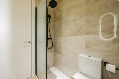 Un baño de ColivINN Plaza Mayor