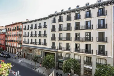Edificio en el que se encuentra el apartahotel
