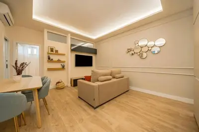 Una televisión o centro de entretenimiento en Letras y Luz Lope de Vega