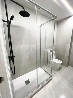 Un baño de Hostel JIRAFA