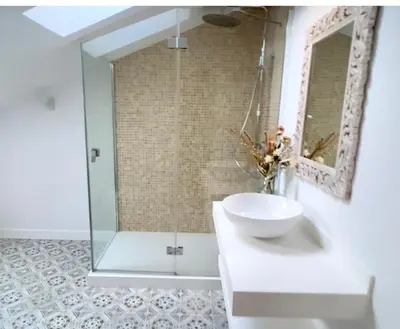 Un baño de Luxury Property Royal Palace Madrid