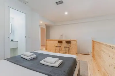 Cama o camas de una habitación en Modern Duplex - 1 Bedroom 2 Baths - Ventas