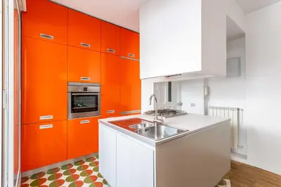 Una cocina o zona de cocina en Charming 2BD Apartment with Terrace