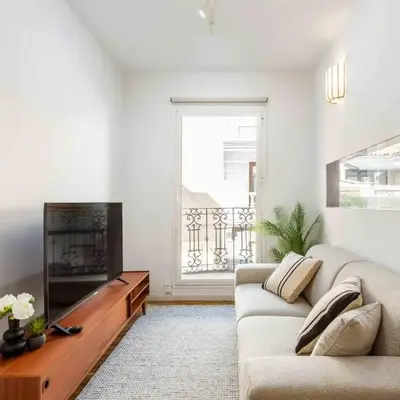 Charming 2BD Apartment with Terrace