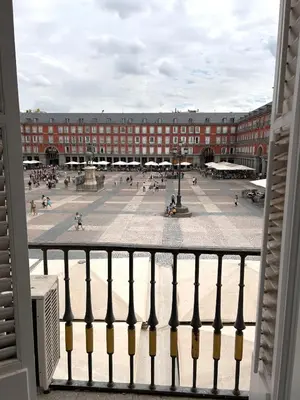 Un balcón o terraza de Elegante estudio en Plaza Mayor