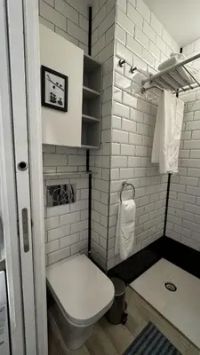 Un baño de Apartament Azca 34