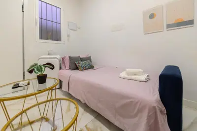 Cama o camas de una habitación en AMA4115 Cómodo apartamento de un dormitorio en el Centro de Madrid