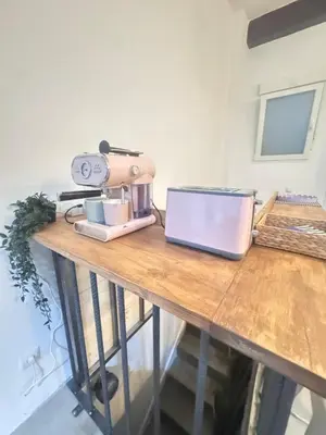 Una cocina o zona de cocina en Amazing For Six