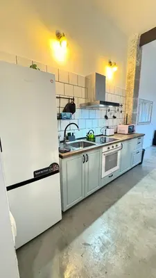 Una cocina o zona de cocina en Amazing For Six