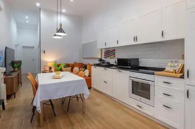 Una cocina o zona de cocina en Central and Luxury apartment big capacity in Madrid