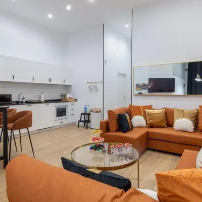 Central and Luxury apartment big capacity in Madrid