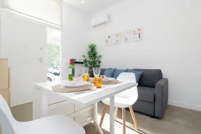 Zona de estar de Moderno refugio en Madrid