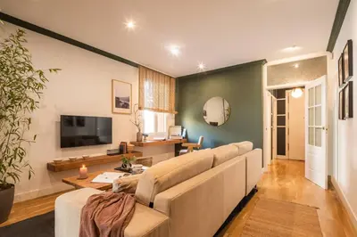 Una televisión o centro de entretenimiento en Nikko - 2 bedrooms in Salamanca