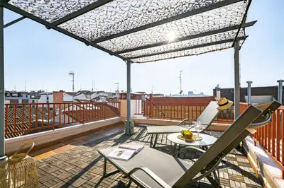 Un balcón o terraza de Ronda - 1 bedroom and terrace in Malasaña