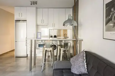 Una cocina o zona de cocina en Alojamiento temporal en Fuencarral, Chueca