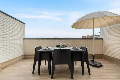 Un balcón o terraza de Accessible flat near the Toledo Bridge - Atico A