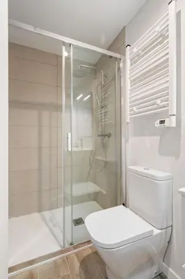 Un baño de Accessible flat near the Toledo Bridge - Atico A