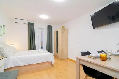 Una televisión o centro de entretenimiento en Escondite Sereno en Madrid