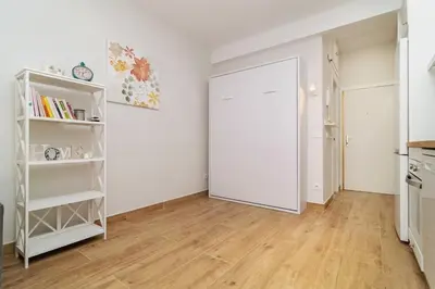 Biblioteca en el apartamento