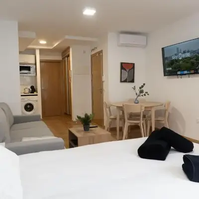 Cuatro Caminos Apartments