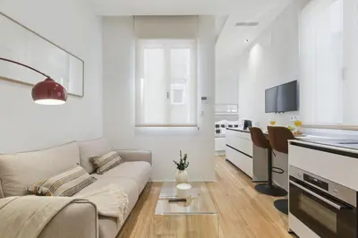 Una cocina o zona de cocina en Bright New Studio Near Madrid City Center