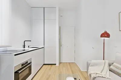 Una cocina o zona de cocina en Bright New Studio Near Madrid City Center