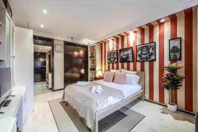 Cama o camas de una habitación en SmartRoom Madrid by ARCO