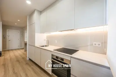 Una cocina o zona de cocina en MyHouseSpain - Luz y Espacio junto al Retiro