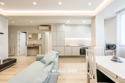 Una cocina o zona de cocina en MyHouseSpain - Luz y Espacio junto al Retiro